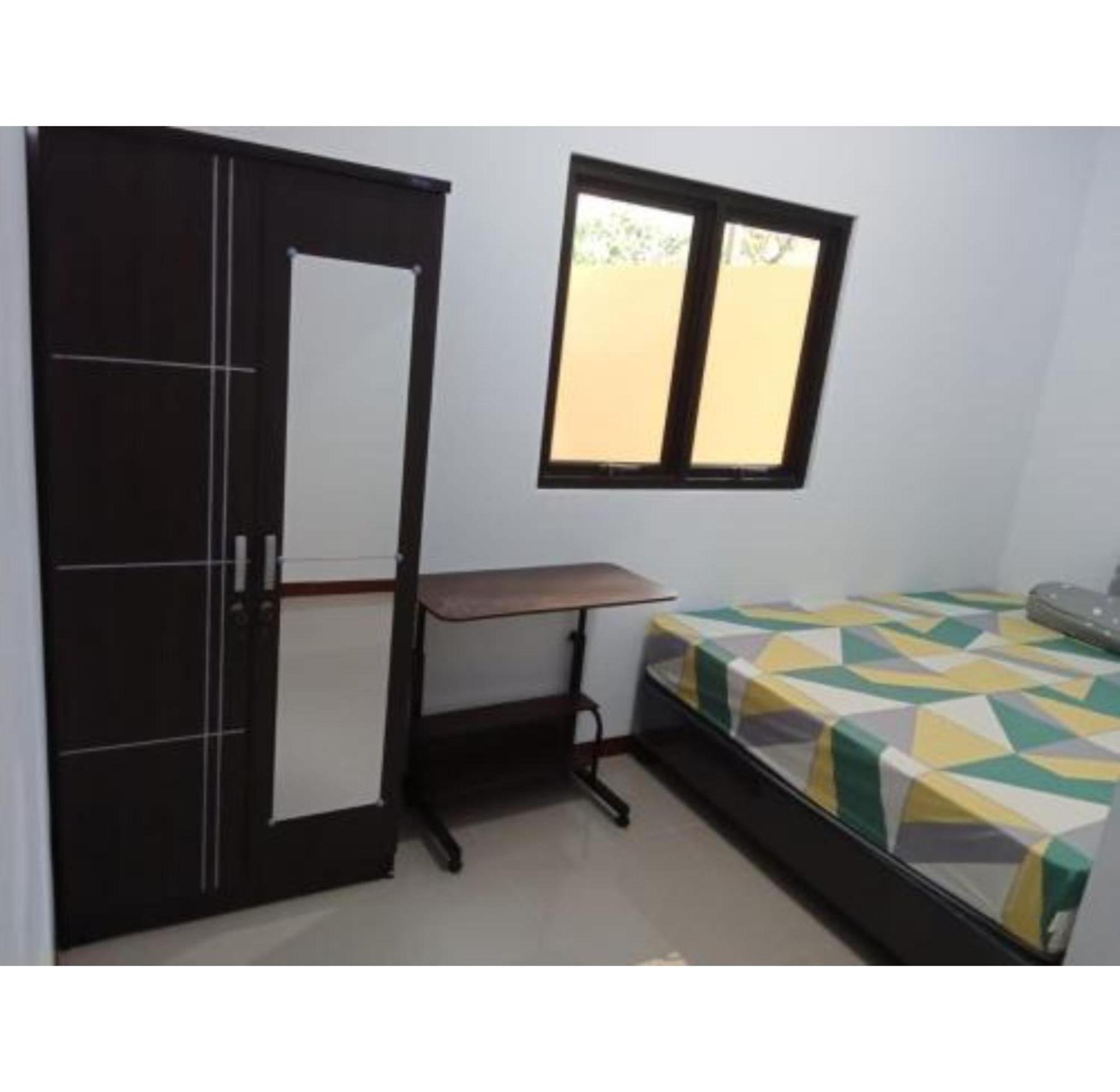 Hotel Spot On 94166 Kost Bunda Syariah à Bekasi Extérieur photo