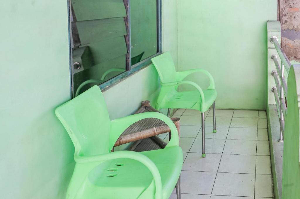 Hotel Spot On 94166 Kost Bunda Syariah à Bekasi Extérieur photo