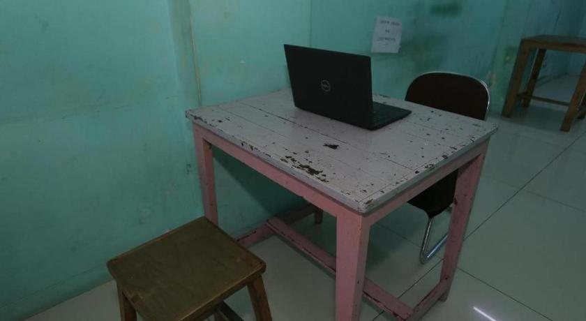 Hotel Spot On 94166 Kost Bunda Syariah à Bekasi Extérieur photo